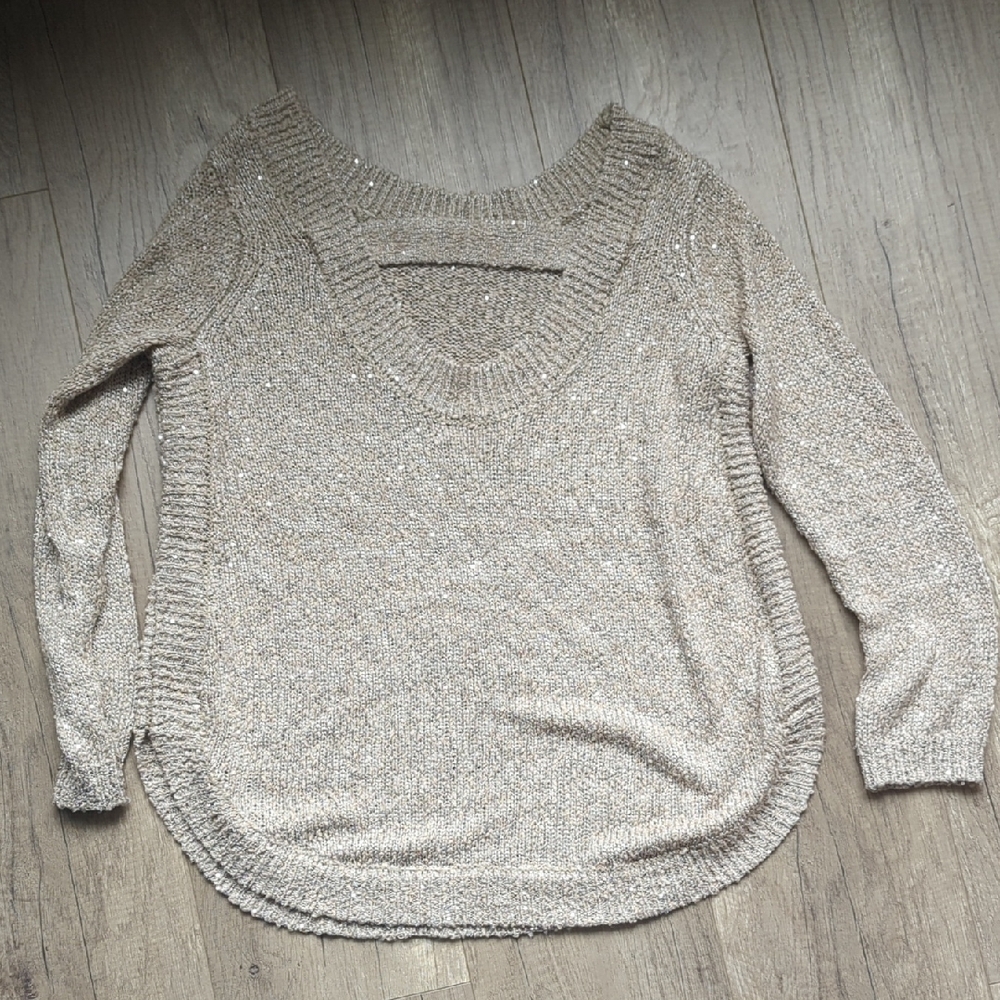 Elegant Cream Sweater - Picture 2 of 3